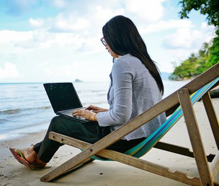 laptop-beach-cropped